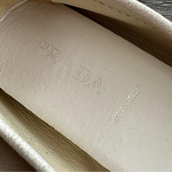 Prada Milan Italy Women’s 39 Cream Leather driving Shoes Loafers Logo Designer - Picture 8 of 11